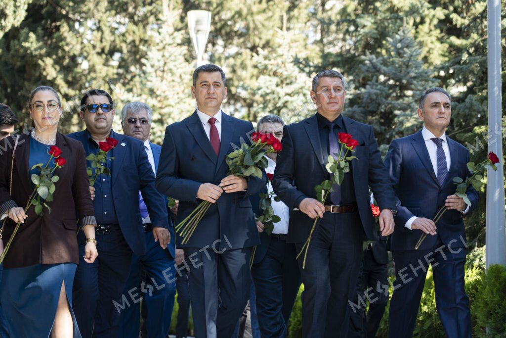 Ümummilli Lider Heydər Əliyevin anadan olmasının 103-cü ildönümü münasibətilə İş Adamları Cəmiyyətinin Milli Assosiasiyasının (İCMA) üzvləri, Marsol Group partnyorları və əməkdaşları Fəxri xiyabanı ziyarət edib.