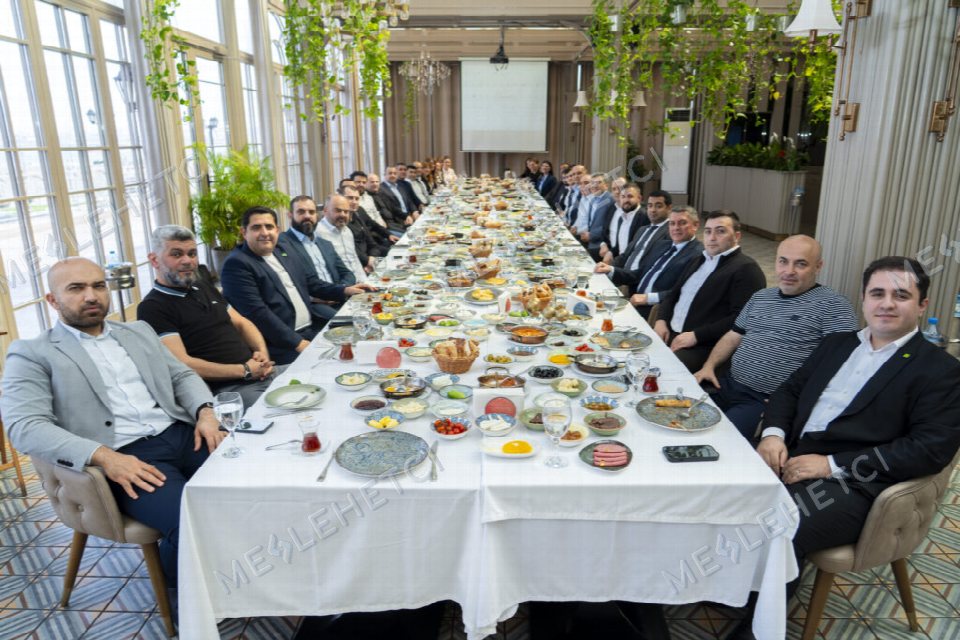 Aprelin 7-də “Günaydın” restoranında ənənəvi “İşgüzar Səhər Yeməyi” çərçivəsində xanım sahibkarların da iştirakı ilə 40-a yaxın Marsol Group partnyoru növbəti dəfə bir araya gəlib.