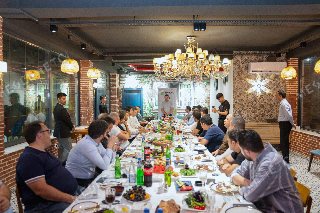 Məsləhətçi komandası sahibkarlarla bir arada
